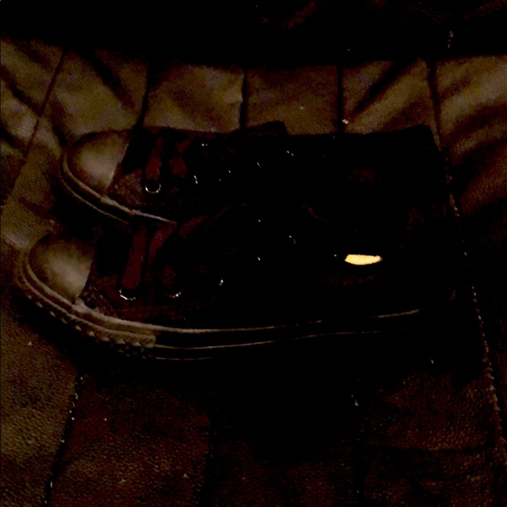 Converse - Picture 1 of 5